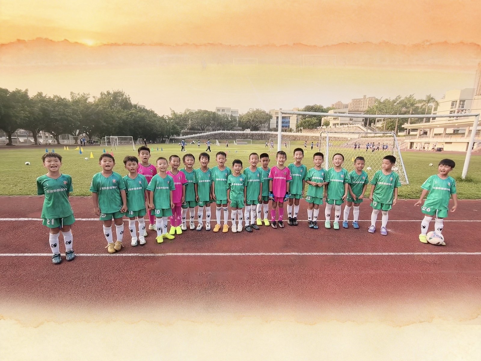 石岩外国语学校 U8 校队 合影